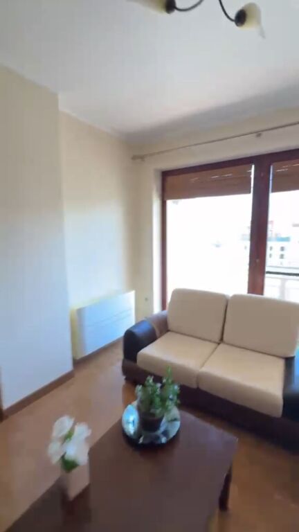 Shitet apartament 2+1+2 Ballkone per shitje te stacioni i trenit