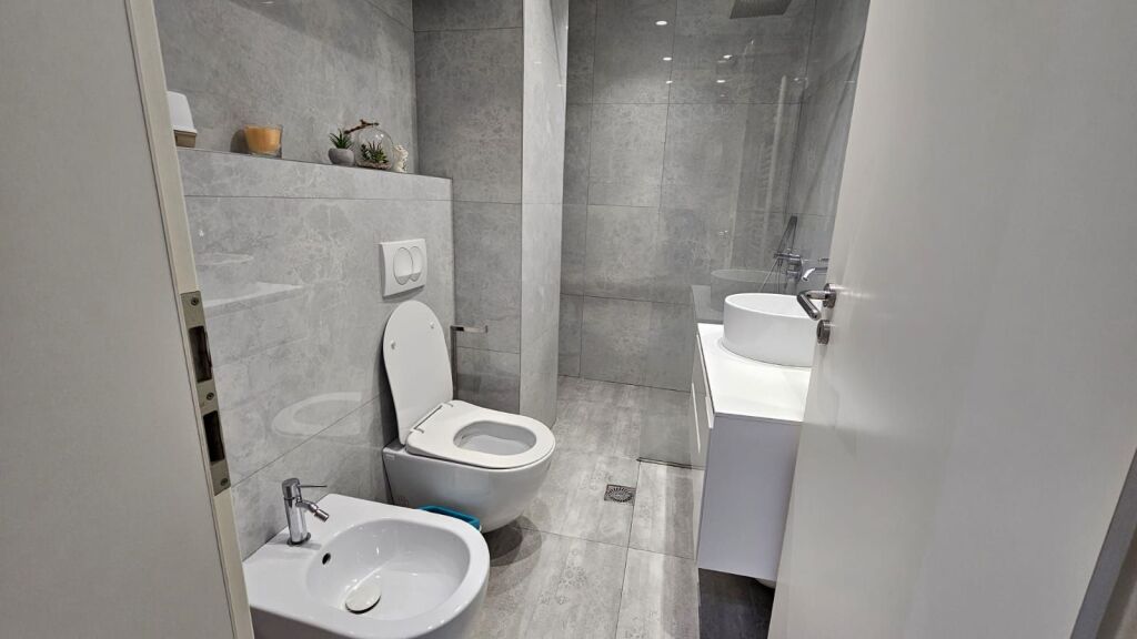 Apartament - Për Qira 2+1 - Kompleksi COLOMBO