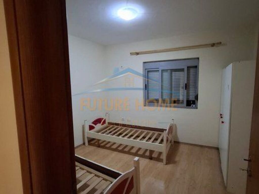Shitet, Apartament 2+1, Unaza e Re