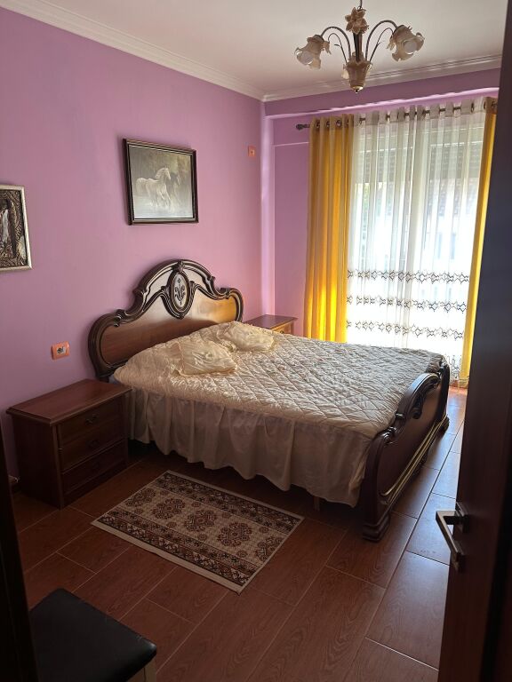 Jepet apartament me qira 1+1 , 21 Dhjetori