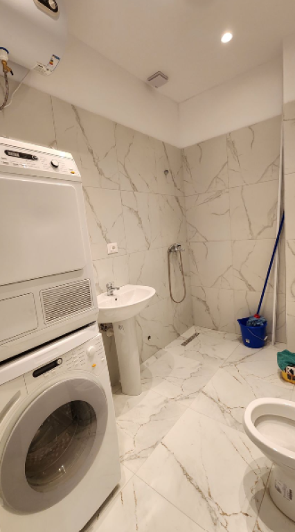 AFFITTASI APPARTAMENTO 1+1 – Kodra e Diellit (vicino a ex Eleonora)
