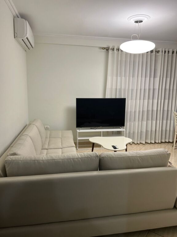 Jepet me qira apartament 1+1 ne Vasil Shanto
