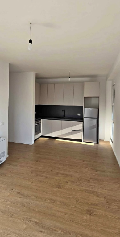 JEPET ME QIRA ZYRË 2+1+2 + PARKIM – Don Bosko, Rruga Egnatia