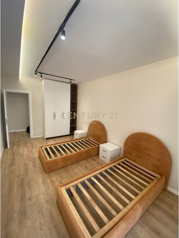 Appartamento 2+1 in vendita a Univers City.