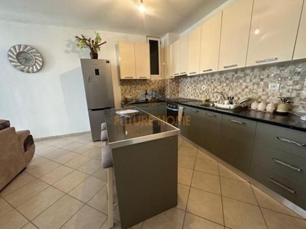 Shitje,Apartament 1+1,Unaza Re !