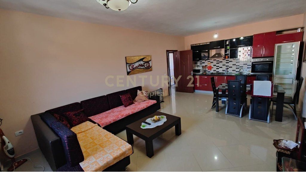 Apartament 2+1+2 për shitje në Zonën e Astirit, Tiranë