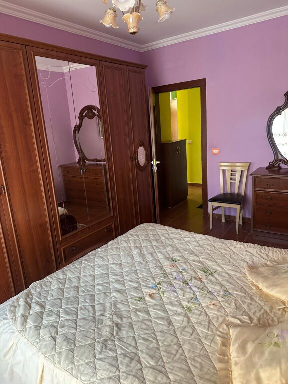 Jepet apartament me qira 1+1 , 21 Dhjetori