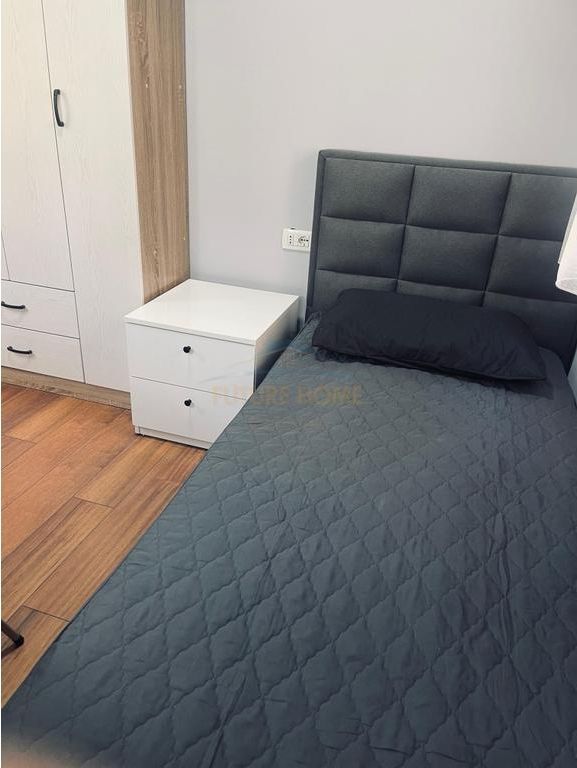 Qera, Apartament 2+1+2, Kopshti Botanik, Tirane.