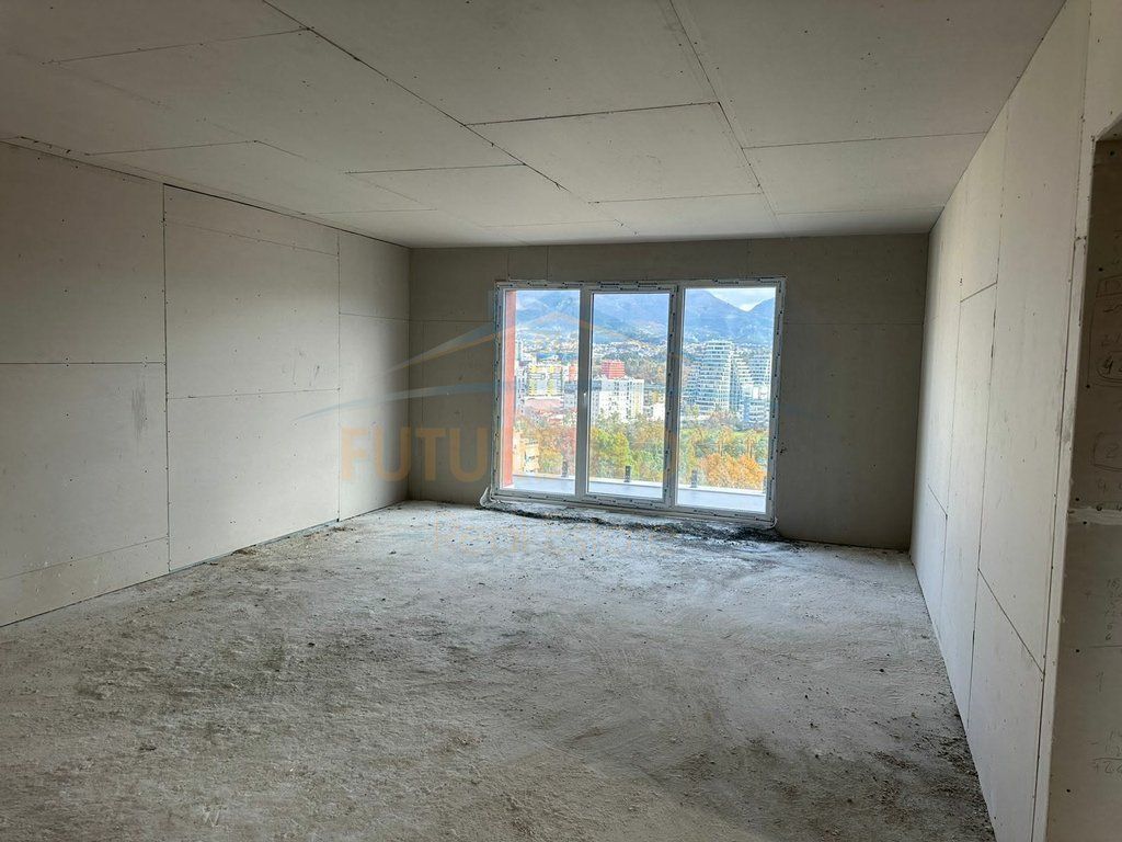 Kreu / Pronat / UNA68212  Kërko Për Apartamente, Toka, Vila, Zyra Për Shitje Ose Qira  Qera, Vilë 5-Katëshe, Kodra e Diellit 2