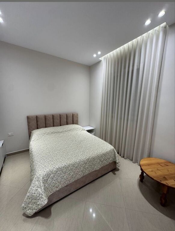 APARTAMENT 1+1+1 POST PARKIMI. 500 EURO.BULEVARDI I RI