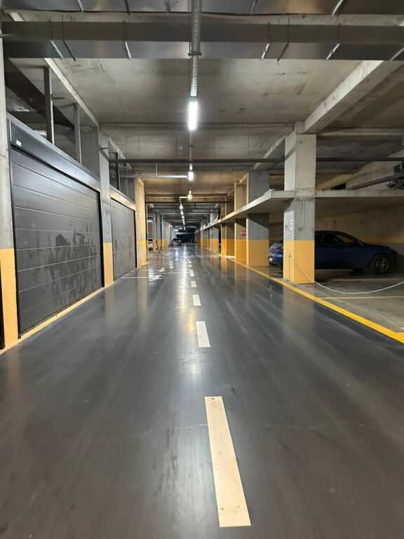 Shitet Apartament 2+1+2