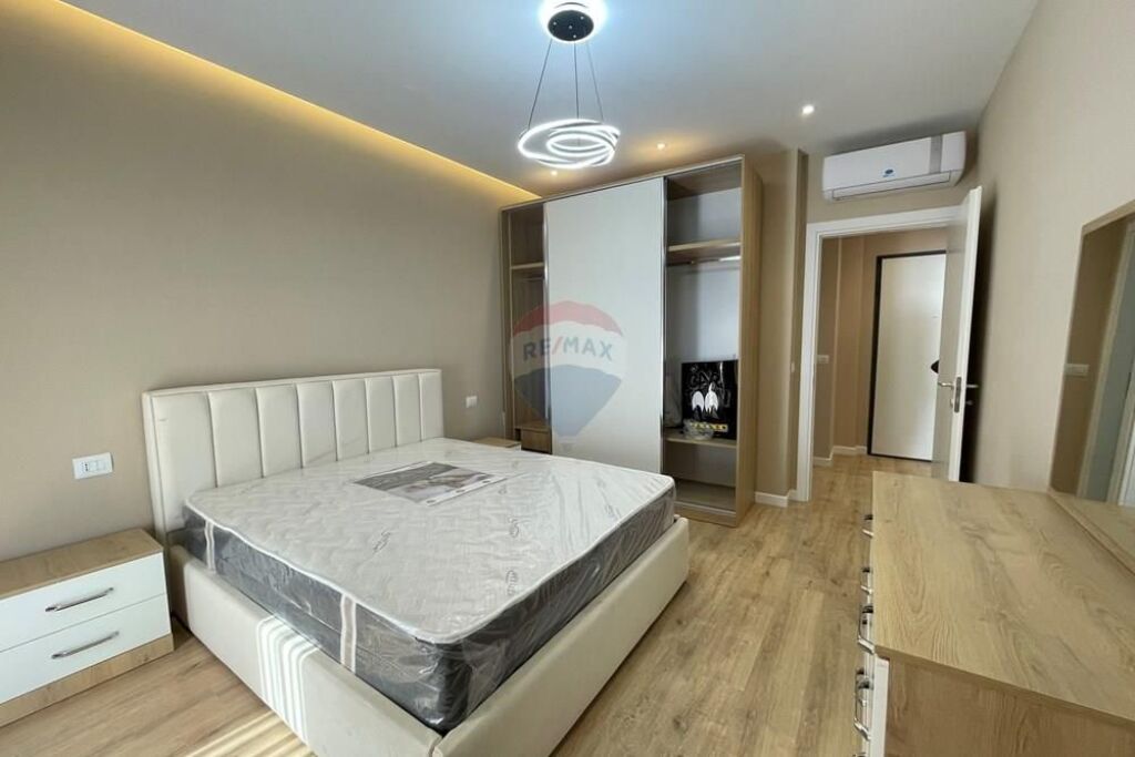 Apartament 1+1 me qira prane Amb. Amerikane!