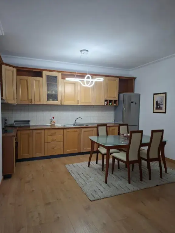 Qera | Apartament 2 + 1 | Blloku | 1000 €/muaj