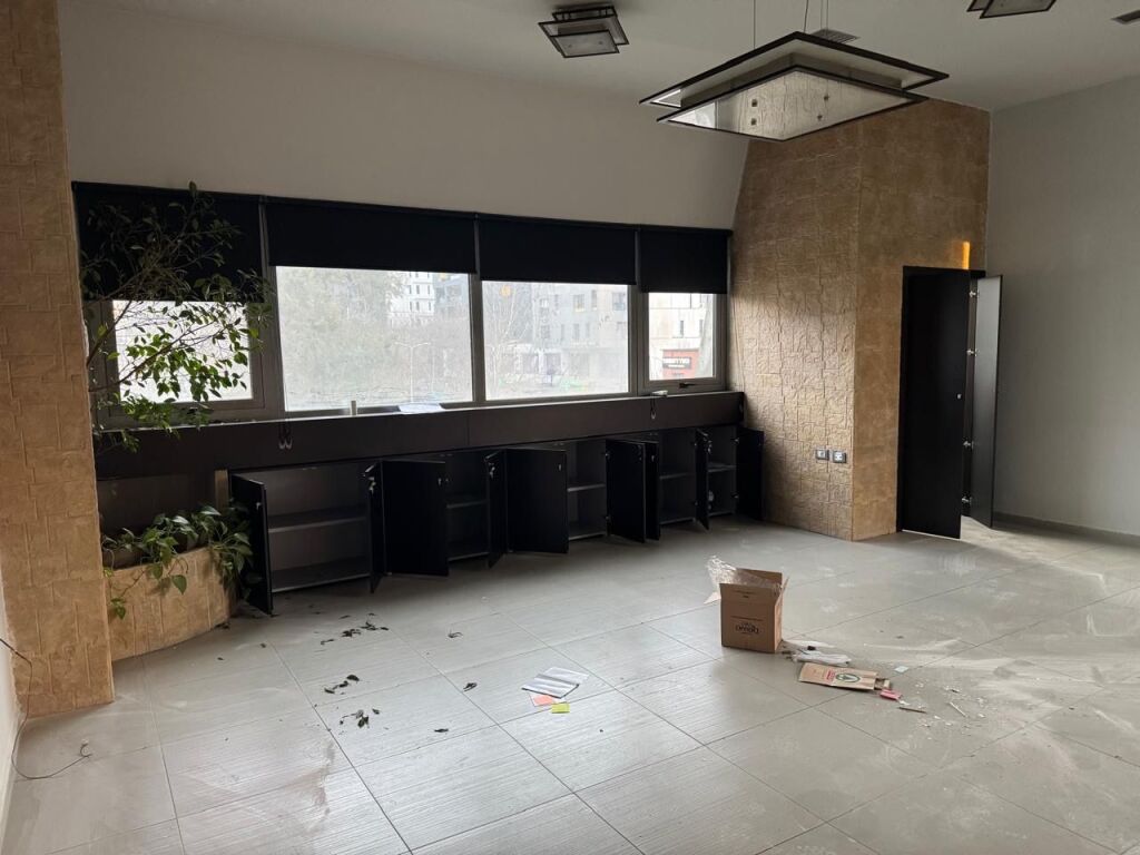 Ambjent biznesi, Rruga e Kavajes!