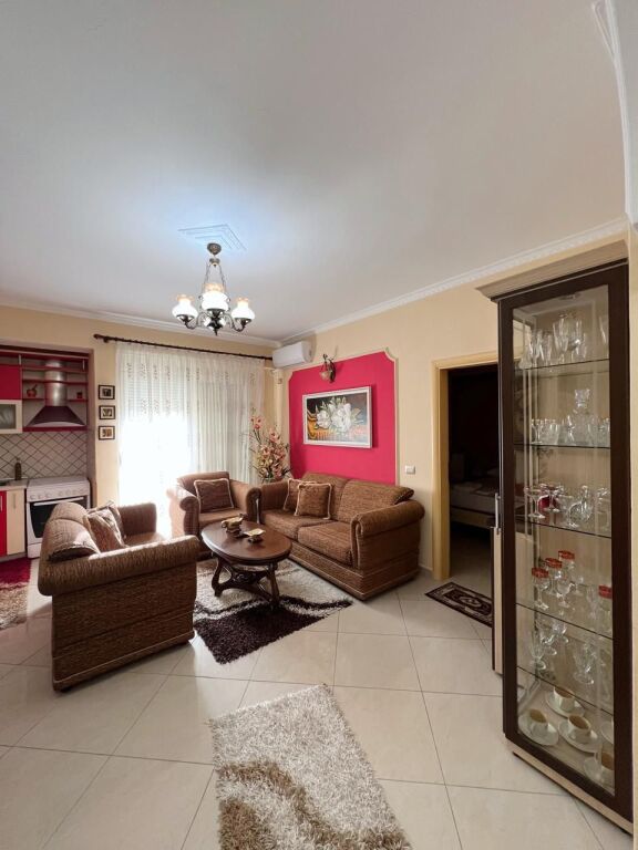 🌊 Appartamento 1+1 in affitto a lungo termine – Lungomare, Vlora