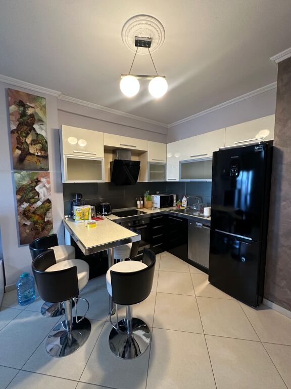 Affittasi Appartamento 2+1+1 con Balcone