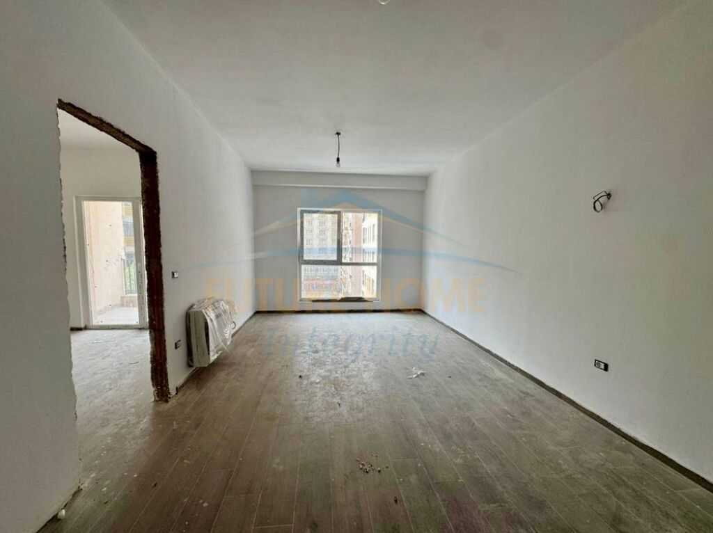 Qera, Apartament 1+1 për Zyra, Kompleksi Aura, Tiranë.