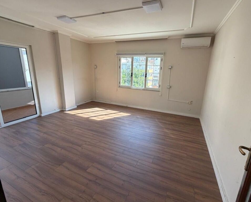 🏢Locale adatto in affitto per uffici/attività in Piazza Willson🔥