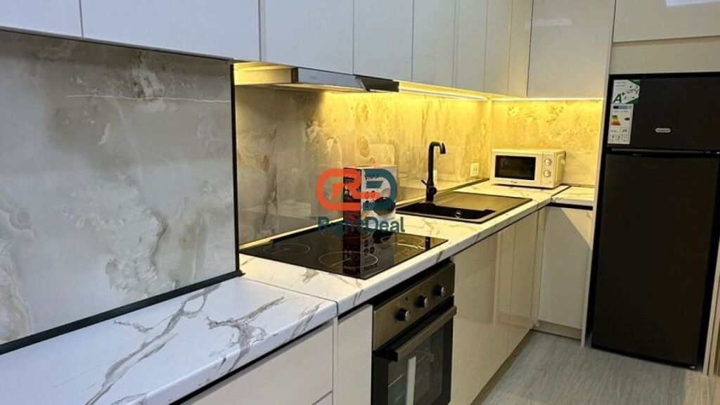 Prane Medresese, Jepet Me Qira Apartament 1+1 Ideal Per Banim !!!