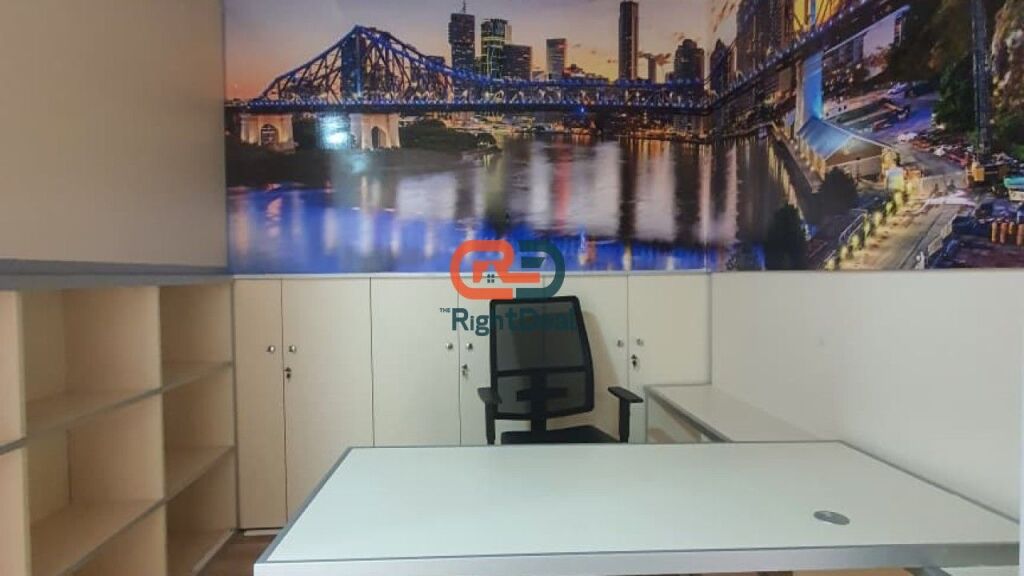 Tek Kopshti Zoologjik, Jepet Me Qira Ambient Per Zyra, Me Lokacion Perfekt!!!