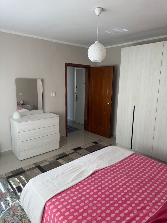 🏢Pas Ish Restorant Durresi,Rr.Memo Meto jepet me qera apartament 1+1,i mobiluar 40,000Leke