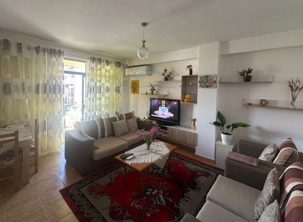 Affitto, Appartamento 2+1, Laprakë, vicino alla scuola “Aleks Buda”!
