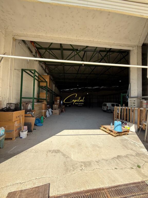 MAGAZZINI IN AFFITTO 800 M2 AUTOSTRADA TR-DR 4000 EURO