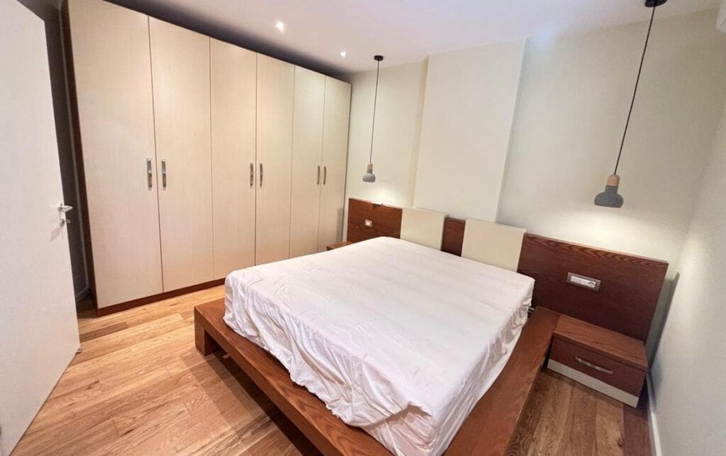 Apartament me qera - Pazari i Ri