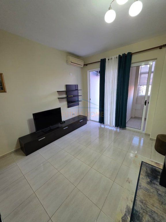 Shitet, Apartament 1+1, Unaza e Re, Tiranë.