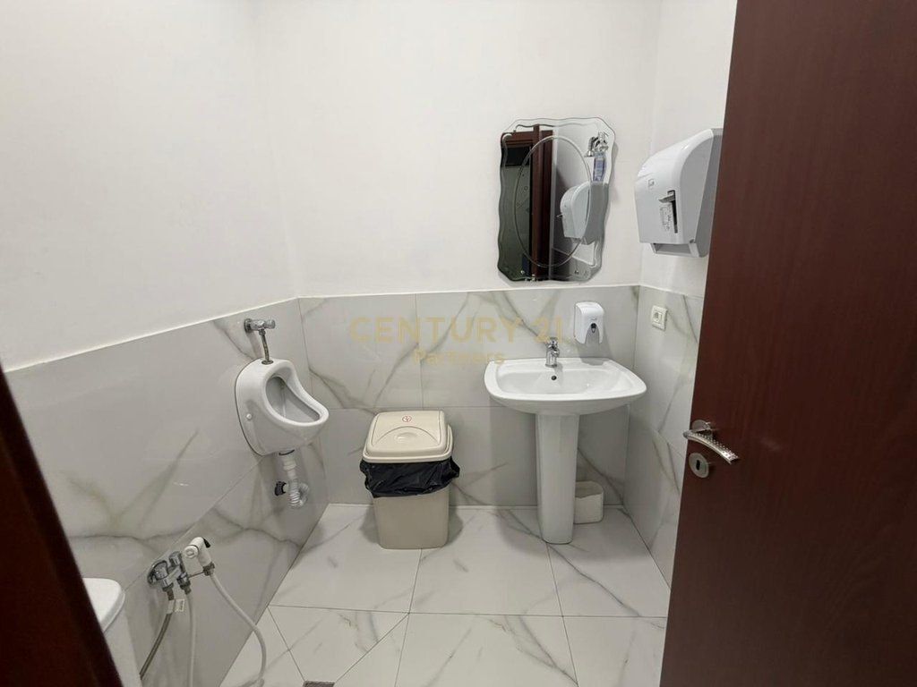 SHESIM AMBIENT DHE 2 POSTE PARKIMI PERBALLE DELIJORGJIT