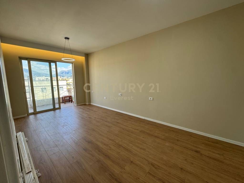 ASTIR, VENDIAMO APPARTAMENTO 2+1+2