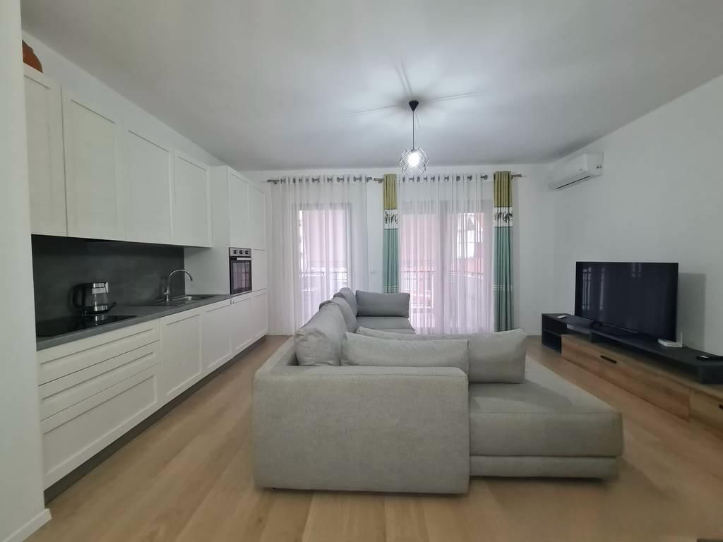 🔥 Appartamento 1+1 con balcone in affitto – Complesso Delijorgji, Tirana!🔥