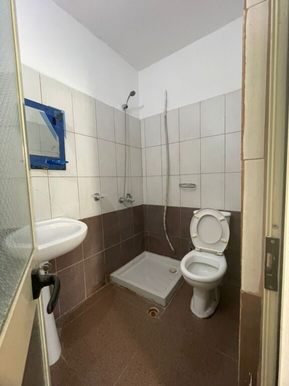 Apartament me qera