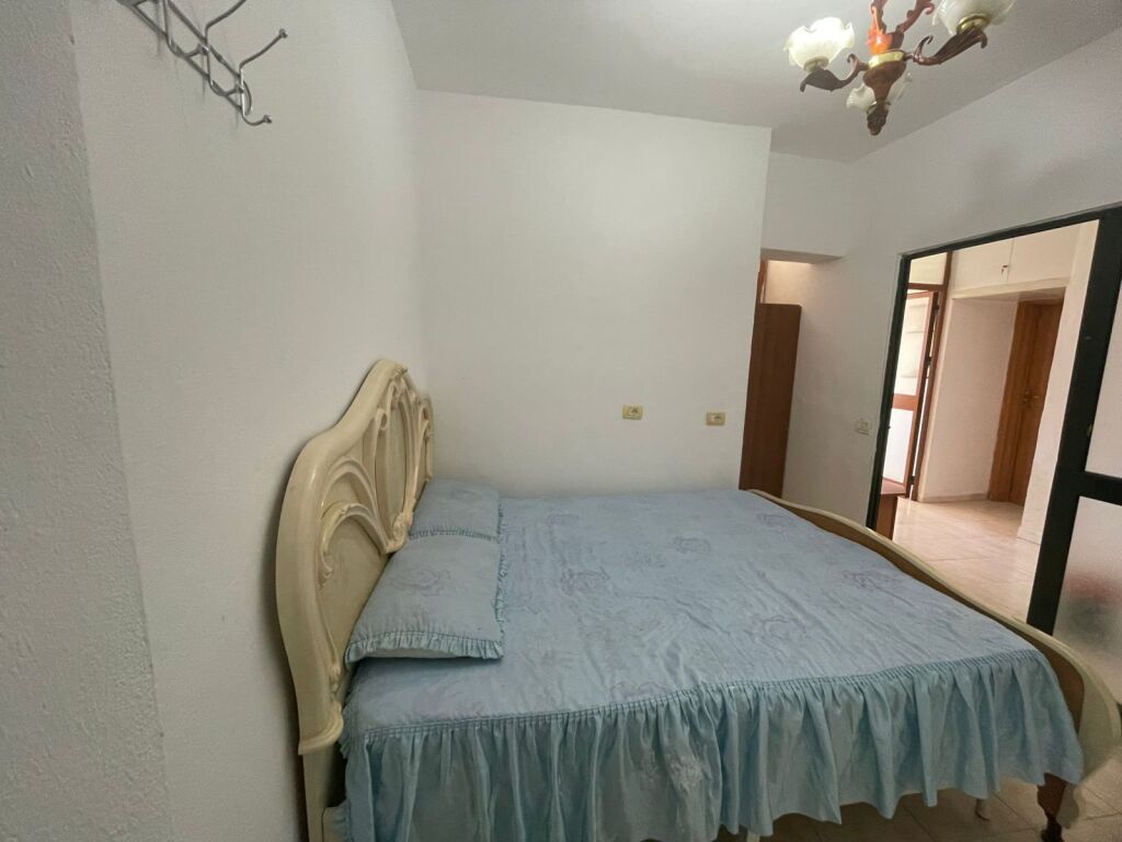 Apartament me qera