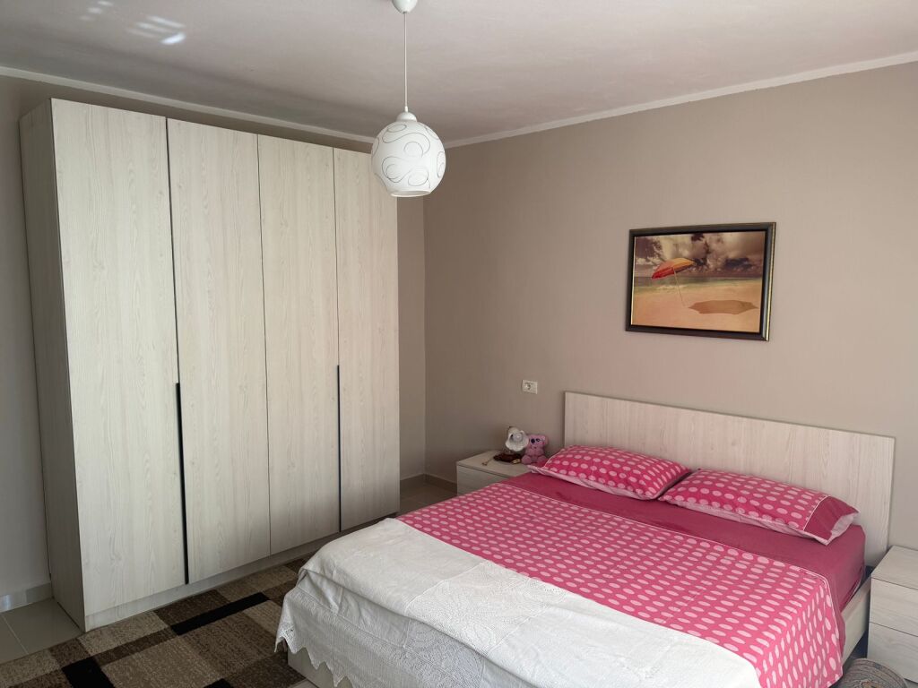 🏢Pas Ish Restorant Durresi,Rr.Memo Meto jepet me qera apartament 1+1,i mobiluar 40,000Leke