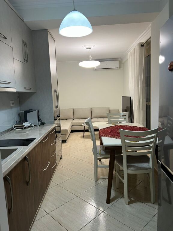 Jepet me qira apartament 1+1 ne Vasil Shanto