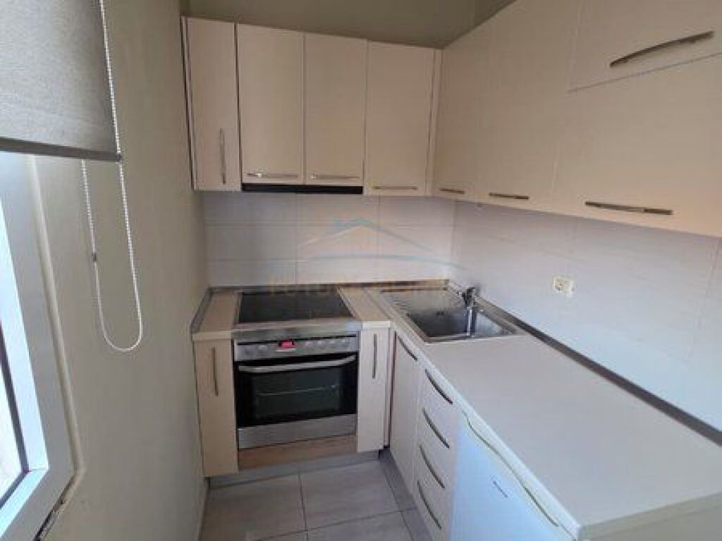 Shitet, Apartament 1+1, Unaza e Re, Tiranë.