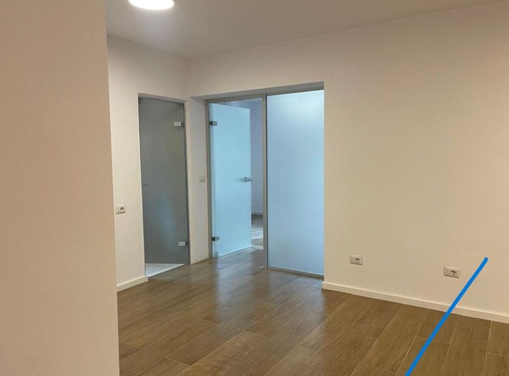 Qera , Ambient Biznesi , Rruga: Asim Vokshi , Tirane