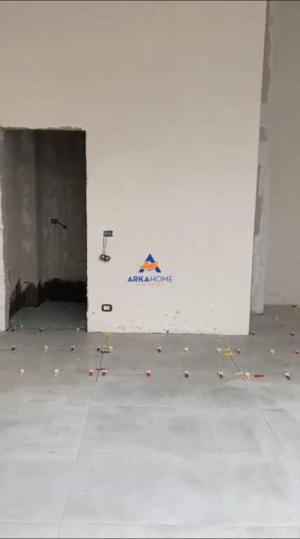 LOCALE COMMERCIALE IN AFFITTO 55M2 "EX PIAZZA AQUILA" 70.000 LEKE