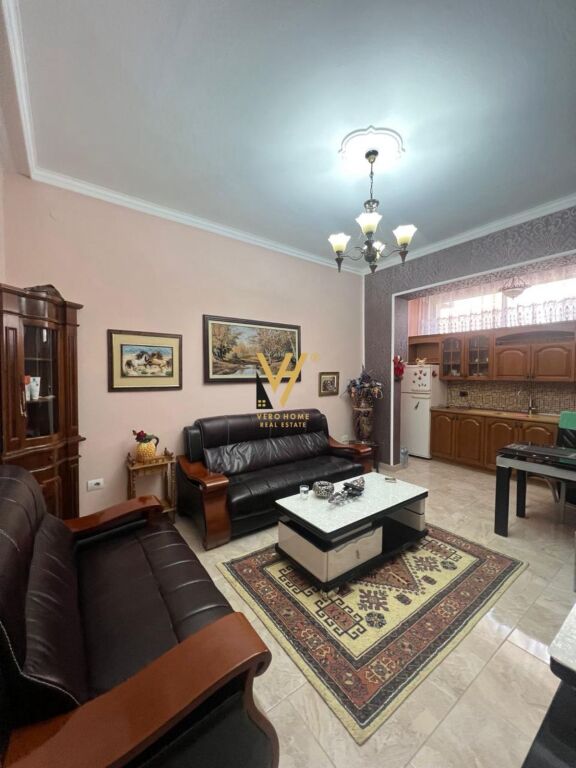 JEPET APARTAMENT 2+1+BLK ME QIRA TE STADIUMI DINAMO 65.000 LEKE