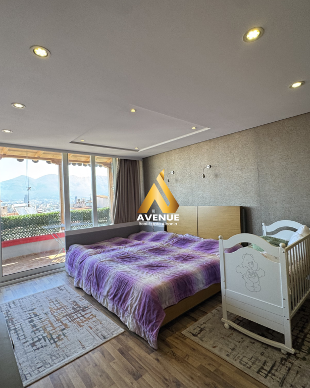 Shitet Apartament Luksoz 2+1+2 Banja+2 Ballkone Kodra e Diellit 1, Tiranë