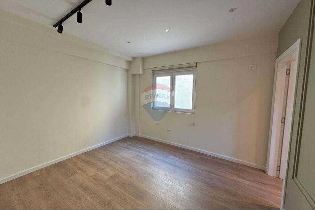 APARTAMENT 1+1 PER SHITJE TE MYSLYM SHYRI