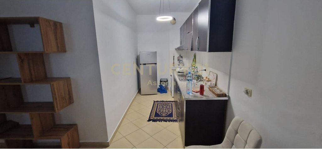 JEPET ME QIRA APARTAMENT 2+1 TEK RESTORANT KAPITEN MIR ZOTI
