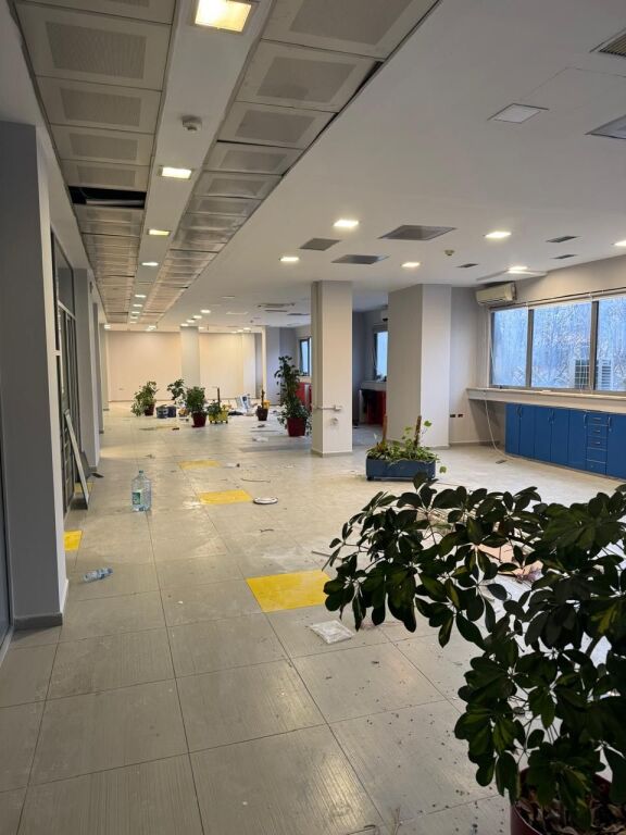 Ambjent biznesi, Rruga e Kavajes!