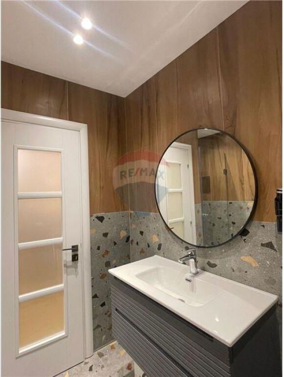 🇦🇱 Apartament 1+1 me Qira – Rruga Dush Strati, Vlorë