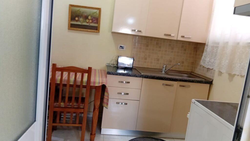 GARSONIERE ME QERA 43M2 21 DHJETORI 30.000 LEKE FH-71441