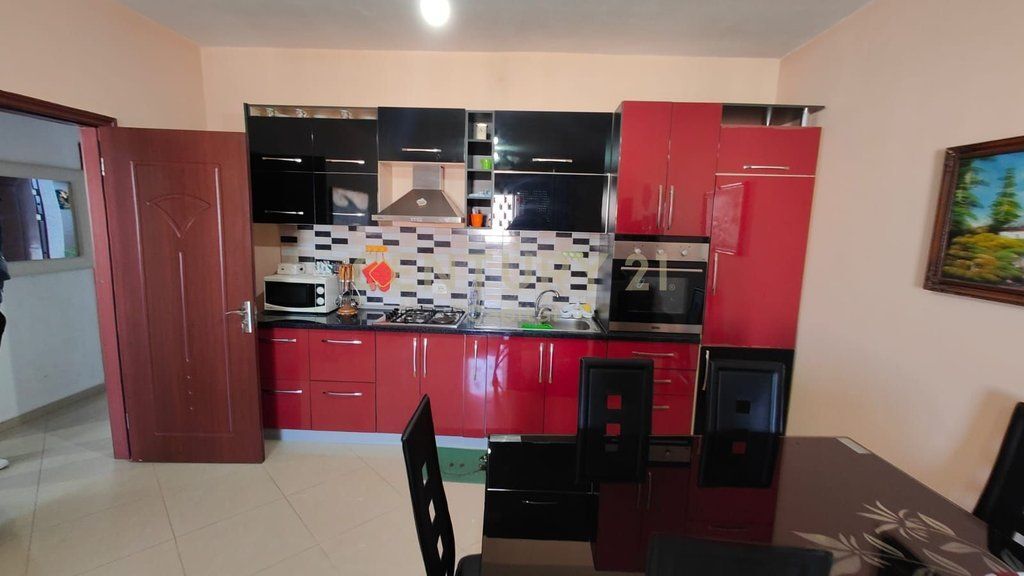 Apartament 2+1+2 për shitje në Zonën e Astirit, Tiranë