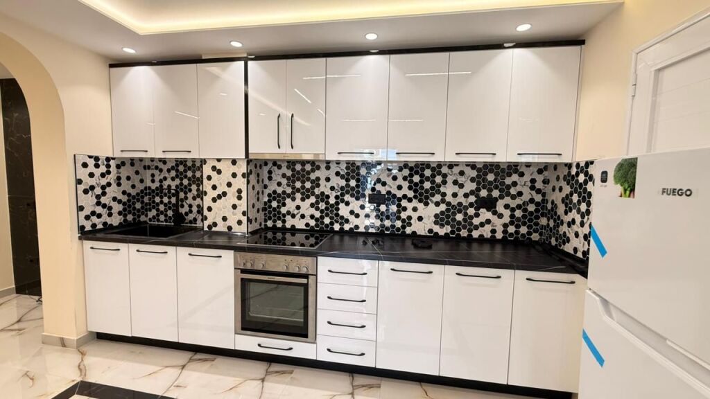 Ambjent zyrash me qira pranë Fakultetit Ekonomik