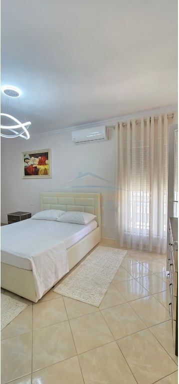 Qera, Apartament 1+1, ish Parku i Autobuzave, Tiranë