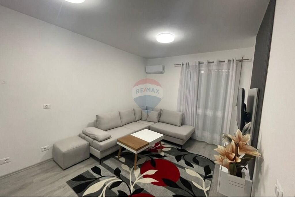 Jepet me qira apartament 1+1 tek Univers City